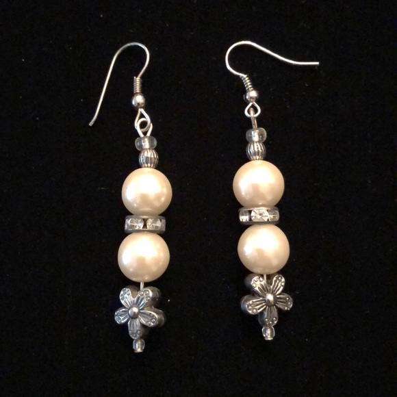 Pearl Earrings - Picture 3 of 3